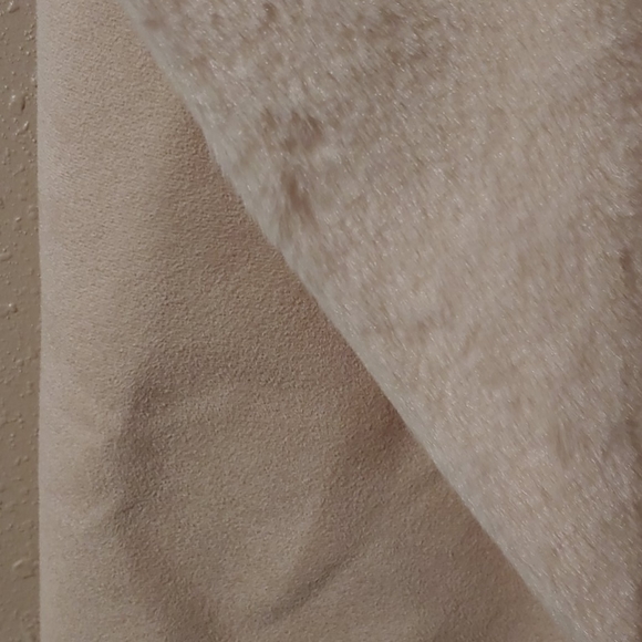 Fleece and faux suede vest - Picture 2 of 5